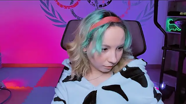 JasmineMilko online show from 01/04/25, 08:06