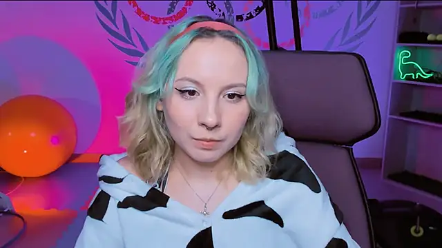 JasmineMilko online show from 01/04/25, 11:11