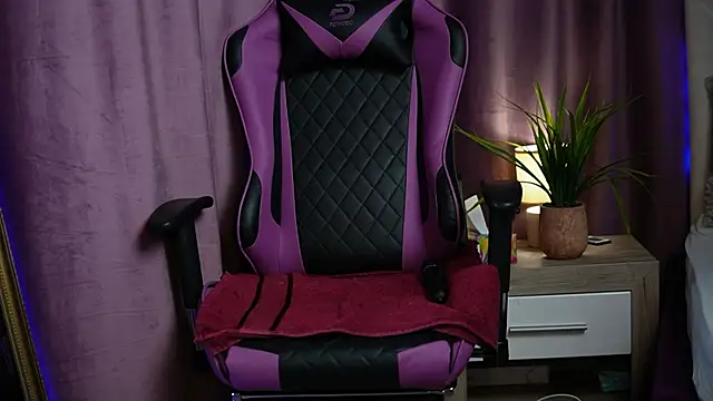RachelRave online show from 02/08/25, 08:53