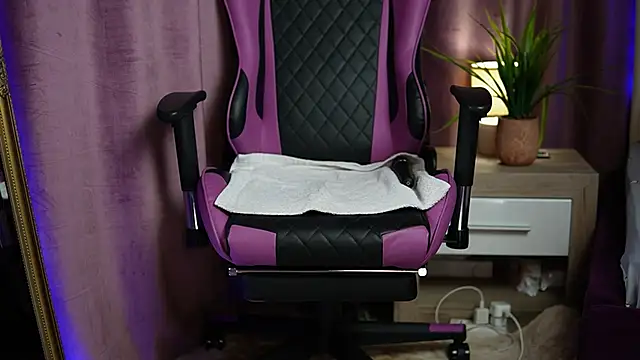 RachelRave online show from 02/27/25, 01:38
