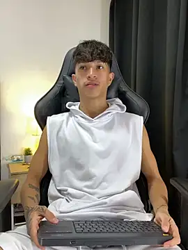  CamiloBass online show from 05/17/26, 06:37