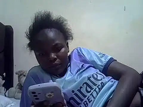 pretty vivy online show from 02/16/25, 04:21