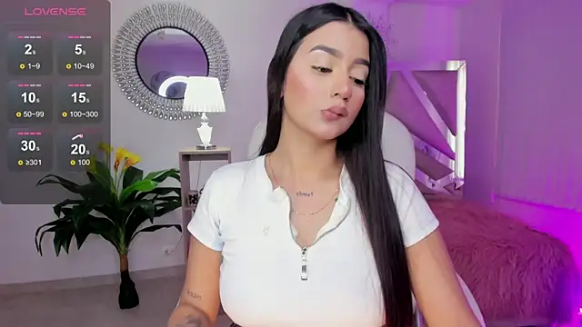 amelie jhons online show from 12/13/24, 08:37
