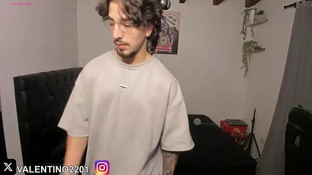 Valentino Xander online show from 11/12/25, 11:58