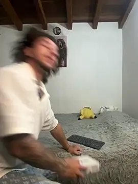 Valentino Xander online show from 11/28/25, 01:08