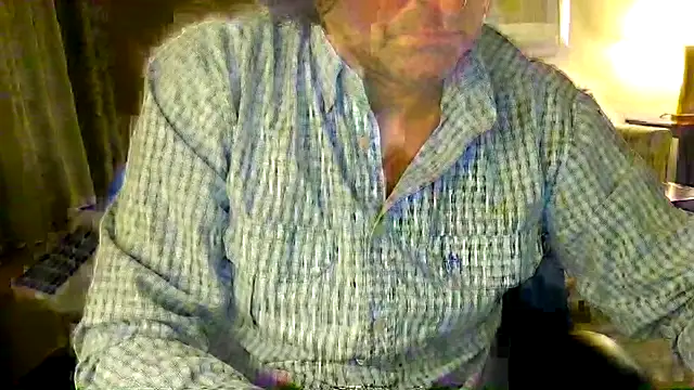 Snapshot of costanza7070 chatting on 02/27/25, 04:41 costanza7070 online show from 02/27/25, 04:41