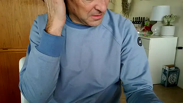 Snapshot of costanza7070 chatting on 03/16/25, 04:45 costanza7070 online show from 03/16/25, 04:45