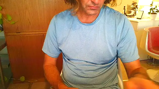 Snapshot of costanza7070 chatting on 09/29/25, 01:55 costanza7070 online show from 09/29/25, 01:55