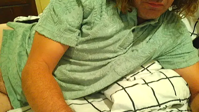 Snapshot of costanza7070 chatting on 10/06/25, 03:59 costanza7070 online show from 10/06/25, 03:59