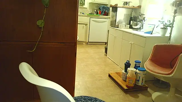 Snapshot of costanza7070 chatting on 10/23/25, 02:00 costanza7070 online show from 10/23/25, 02:00