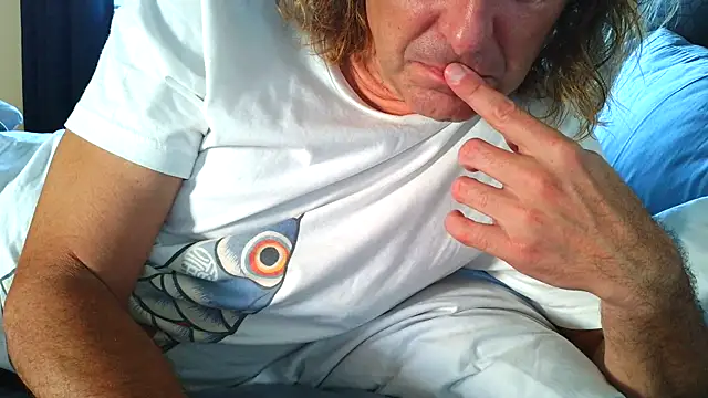 Snapshot of costanza7070 chatting on 10/24/25, 12:41 costanza7070 online show from 10/24/25, 12:41