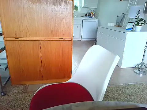 Snapshot of costanza7070 chatting on 10/26/25, 04:46 costanza7070 online show from 10/26/25, 04:46