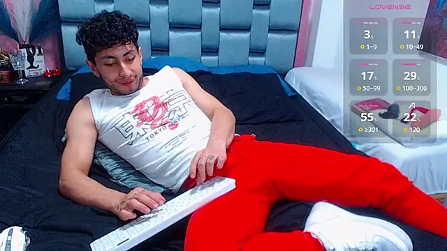 Piggy Eddy online show from 12/09/24, 03:18