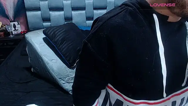 Piggy Eddy online show from 12/11/24, 01:28