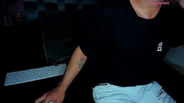 Piggy Eddy online show from 01/14/25, 03:53