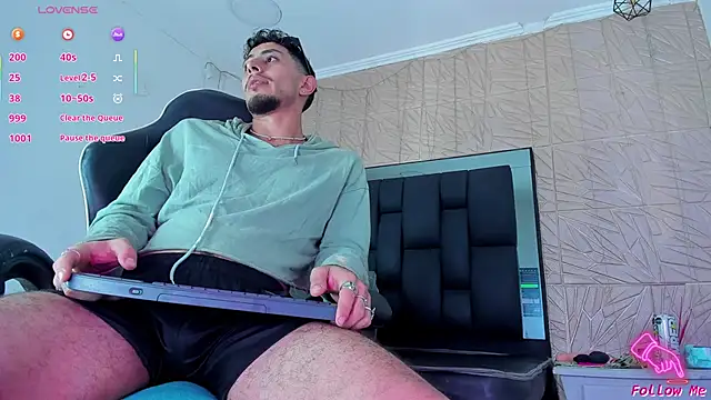 Piggy Eddy online show from 10/14/25, 05:19