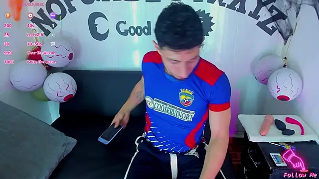 Piggy Eddy online show from 10/22/25, 08:41