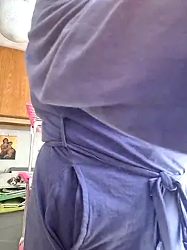 Snapshot of Mara-24 chatting on 10/20/25, 08:48 Mara-24 online show from 10/20/25, 08:48