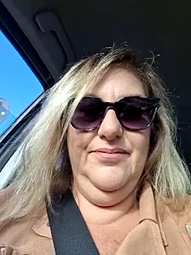 Snapshot of Mara-24 chatting on 10/23/25, 07:07 Mara-24 online show from 10/23/25, 07:07