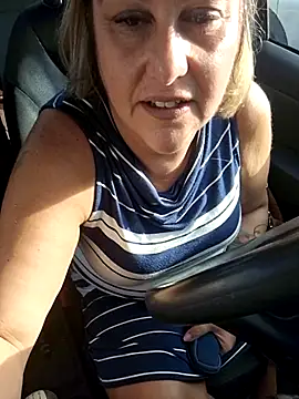 Snapshot of Mara-24 chatting on 10/25/25, 02:24 Mara-24 online show from 10/25/25, 02:24