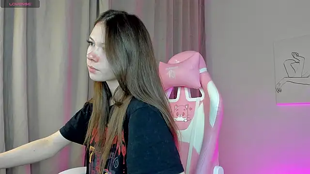 Snapshot of Nicole_Charm chatting on 02/19/25, 08:10 Nicole Charm online show from 02/19/25, 08:10