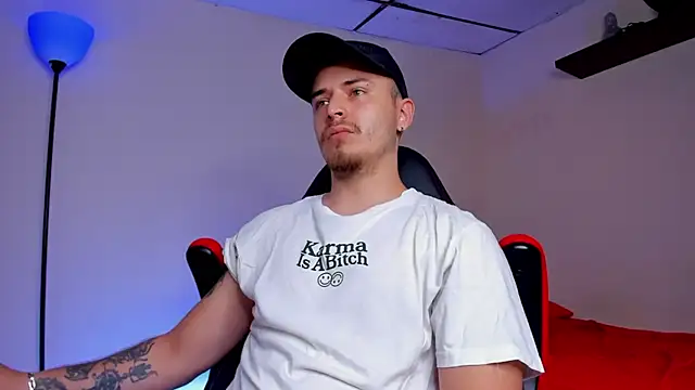 Snapshot of james_connor2 chatting on 09/29/25, 06:46 james connor2 online show from 09/29/25, 06:46