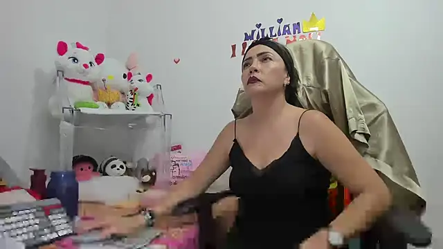 Snapshot of GatitaSexy_Hotwet4u chatting on 01/13/25, 11:27 GatitaSexy Hotwet4u online show from 01/13/25, 11:27
