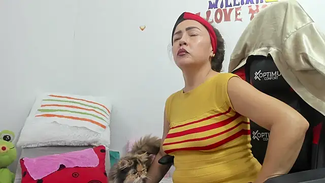 GatitaSexy Hotwet4u online show from 10/24/25, 11:01