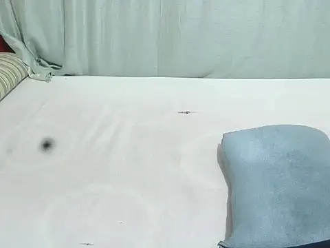 slender sweet online show from 02/25/25, 10:37