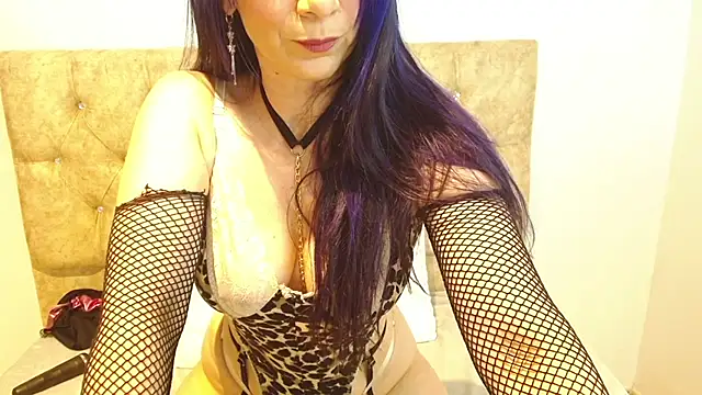 Snapshot of Alettalovee chatting on 01/17/25, 07:49 Alettalovee online show from 01/17/25, 07:49