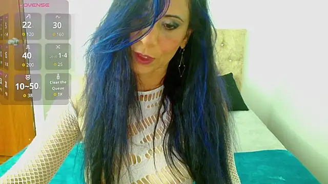 Snapshot of Alettalovee chatting on 04/04/26, 02:36 Alettalovee online show from 04/04/26, 02:36