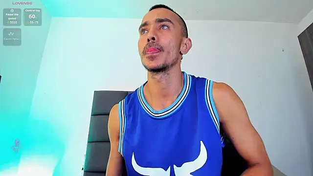 Snapshot of steven_hott8 chatting on 11/23/25, 05:02 steven hott8 online show from 11/23/25, 05:02