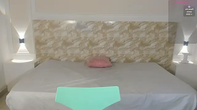 Snapshot of AliceRoss0 chatting on 11/06/25, 11:48 AliceRoss0 online show from 11/06/25, 11:48