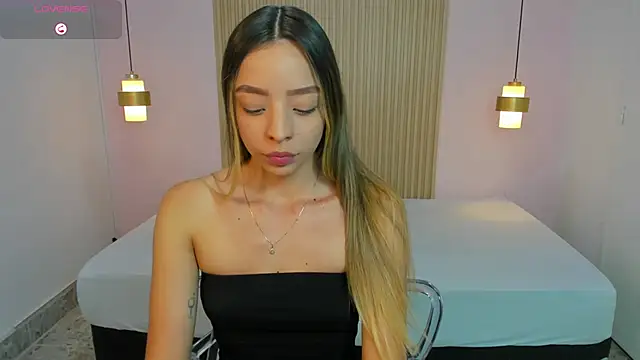 AliceRoss0 online show from 04/25/26, 09:12