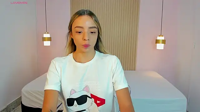 AliceRoss0 online show from 06/26/26, 08:35
