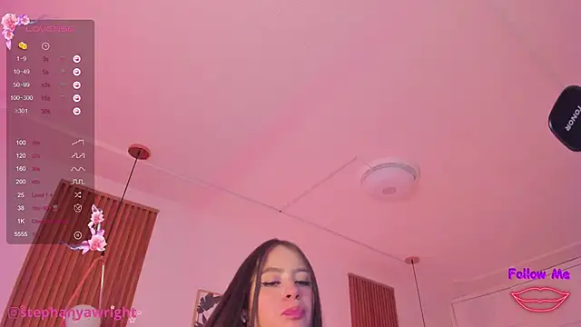 TiffanyWright online show from 02/18/25, 03:54