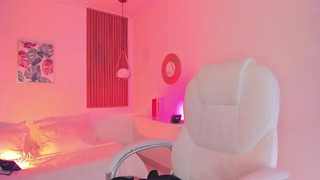 TiffanyWright online show from 10/04/25, 12:58