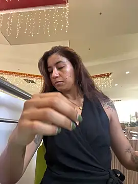 ValeriEvan online show from 01/13/25, 03:04