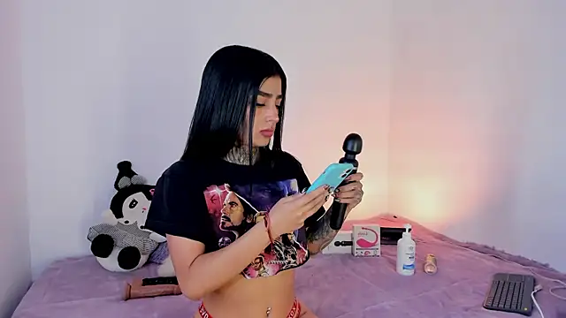 Snapshot of shadowcatt_ chatting on 12/03/24, 08:17 shadowcatt online show from 12/03/24, 08:17