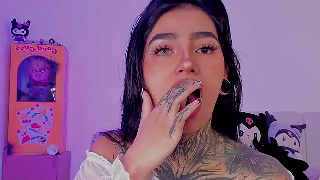 Snapshot of shadowcatt_ chatting on 11/05/25, 05:24 shadowcatt online show from 11/05/25, 05:24