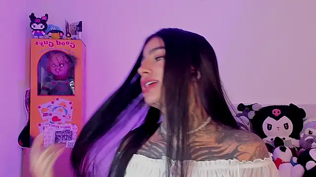 Snapshot of shadowcatt_ chatting on 12/15/25, 10:58 shadowcatt online show from 12/15/25, 10:58