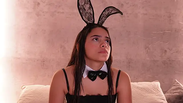 Snapshot of Nicky_and_Blake chatting on 10/31/25, 08:54 Nicky and Blake online show from 10/31/25, 08:54