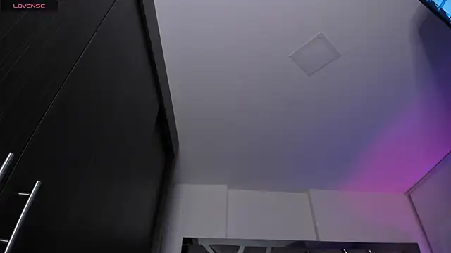 samaay07  online show from 10/24/25, 03:03