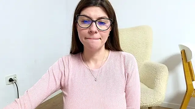 Jullyenn3 online show from 03/19/25, 06:01