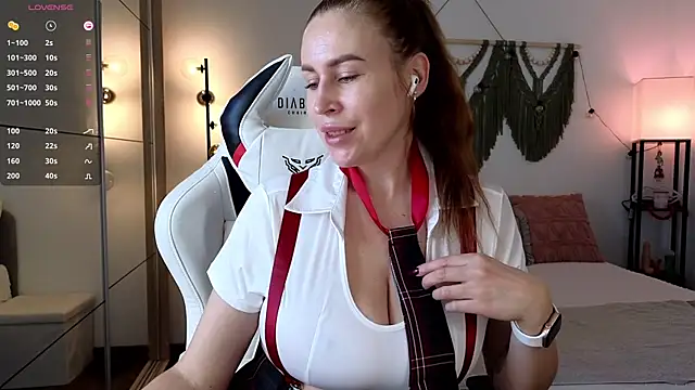 AliceMYs online show from 10/28/25, 10:19