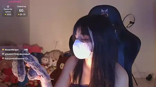 Snapshot of TimmyZi chatting on 12/19/24, 05:50 TimmyZi online show from 12/19/24, 05:50