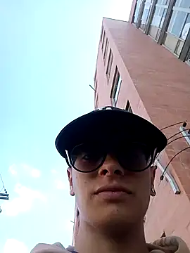 Cuervo maniaco online show from 12/17/24, 03:28