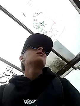 Cuervo maniaco online show from 12/22/24, 03:22