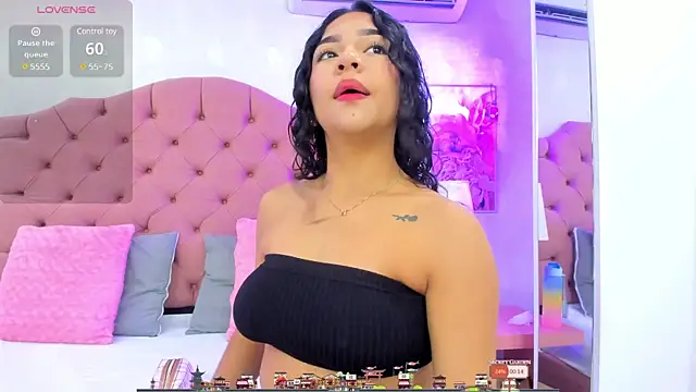 VictoriaBlakee online show from 02/03/25, 11:53