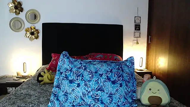 TatianaMonteross online show from 10/27/25, 04:16